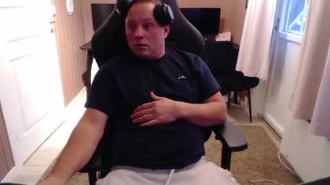 couple3845 online show from November 5, 2025, 2:50 pm