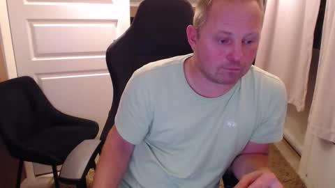 couple3845 online show from November 9, 2025, 7:45 pm