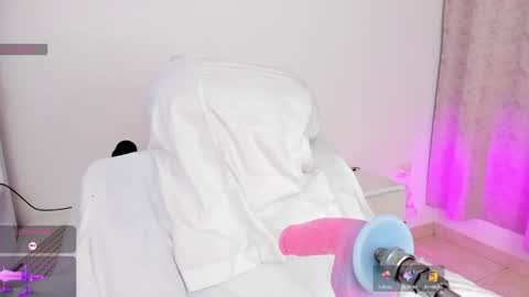 Snapshot of couple_naughty20 chatting on November 7, 2025, 2:44 am Maria online show from November 7, 2025, 2:44 am