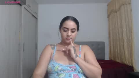  ALEJANDRO Y EMILY  online show from October 7, 2025, 12:30 am