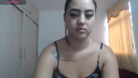  ALEJANDRO Y EMILY  online show from October 10, 2025, 1:43 pm
