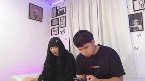 Snapshot of coupsextop chatting on December 23, 2024, 4:44 am Juli and Liam online show from December 23, 2024, 4:44 am