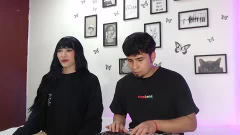 Snapshot of coupsextop chatting on January 5, 2025, 4:04 am Juli and Liam online show from January 5, 2025, 4:04 am