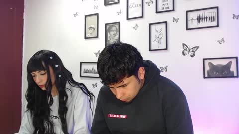 Snapshot of coupsextop chatting on January 7, 2025, 5:01 am Juli and Liam online show from January 7, 2025, 5:01 am