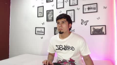 Snapshot of coupsextop chatting on January 8, 2025, 4:23 am Juli and Liam online show from January 8, 2025, 4:23 am