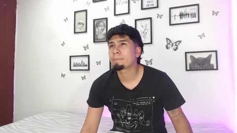 Snapshot of coupsextop chatting on January 17, 2025, 11:17 am Juli and Liam online show from January 17, 2025, 11:17 am