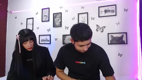 Snapshot of coupsextop chatting on February 19, 2025, 4:34 am Juli and Liam online show from February 19, 2025, 4:34 am