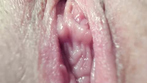 Snapshot of courtney_luv chatting on January 16, 2025, 3:13 pm Im Courtney Nice to meet youFollow meInstagram courtneyluv778 online show from January 16, 2025, 3:13 pm