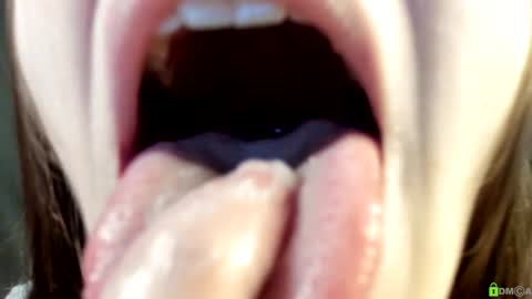 Snapshot of courtney_luv chatting on October 10, 2025, 2:16 pm Im Courtney Nice to meet youFollow meInstagram courtneyluv778 online show from October 10, 2025, 2:16 pm