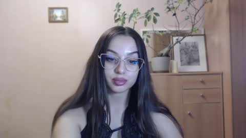 Snapshot of courtney_lux chatting on February 11, 2025, 6:01 pm Courtney online show from February 11, 2025, 6:01 pm