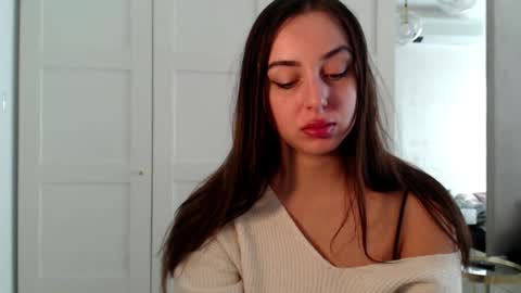 Courtney online show from November 7, 2025, 8:25 am