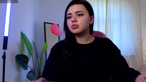 Snapshot of courtneyk_ chatting on September 21, 2025, 1:35 pm Courtney online show from September 21, 2025, 1:35 pm