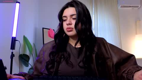 Snapshot of courtneyk_ chatting on September 28, 2025, 1:27 pm Courtney online show from September 28, 2025, 1:27 pm