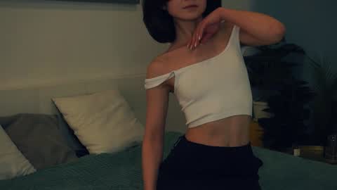 Yui online show from February 1, 2025, 10:37 am