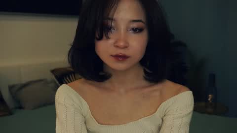 Yui online show from February 5, 2025, 7:50 am