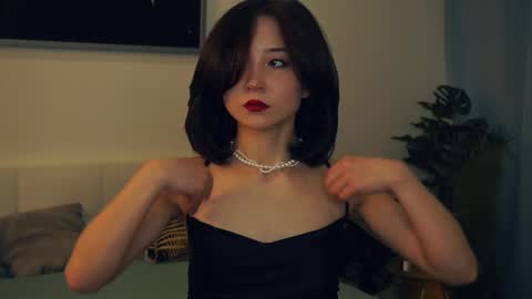 Yui online show from February 14, 2025, 7:49 am