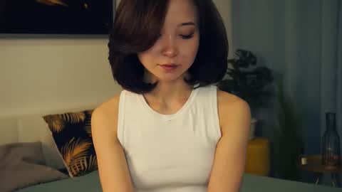 Yui online show from February 18, 2025, 7:21 am