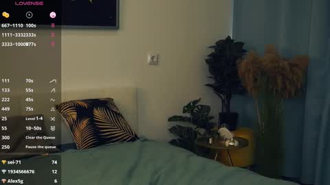 Yui online show from February 23, 2025, 10:17 am