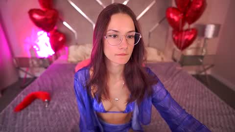 Snapshot of cozymell chatting on February 18, 2025, 3:21 am cozymell online show from February 18, 2025, 3:21 am