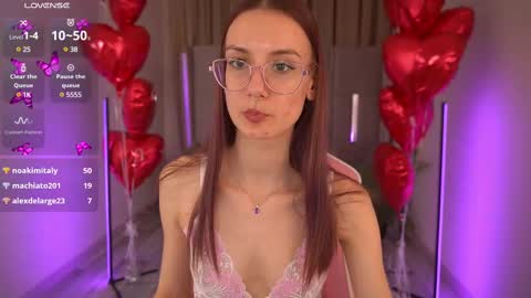 Snapshot of cozymell chatting on February 25, 2025, 5:25 pm cozymell online show from February 25, 2025, 5:25 pm