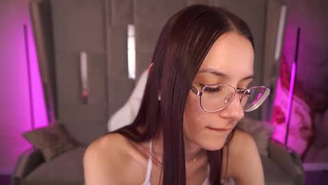 Snapshot of cozymell chatting on March 11, 2025, 5:02 pm cozymell online show from March 11, 2025, 5:02 pm