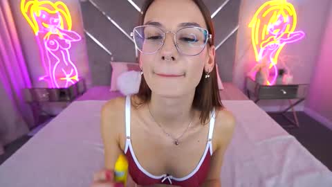 Snapshot of cozymell chatting on November 19, 2025, 2:17 pm cozymell online show from November 19, 2025, 2:17 pm