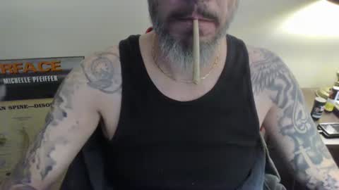 Snapshot of cpl_inlove chatting on December 23, 2024, 8:47 pm cpl_inlove online show from December 23, 2024, 8:47 pm
