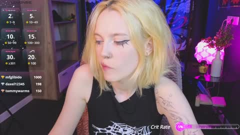 Snapshot of crackling_tati chatting on December 12, 2024, 2:48 am Tati online show from December 12, 2024, 2:48 am