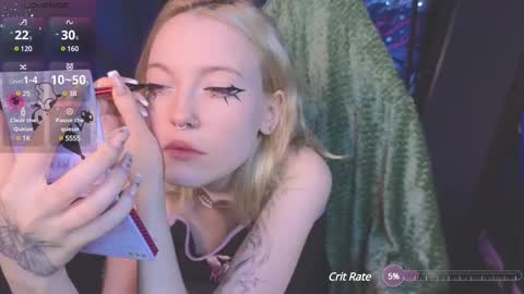 Snapshot of crackling_tati chatting on February 12, 2025, 9:22 pm Tati online show from February 12, 2025, 9:22 pm