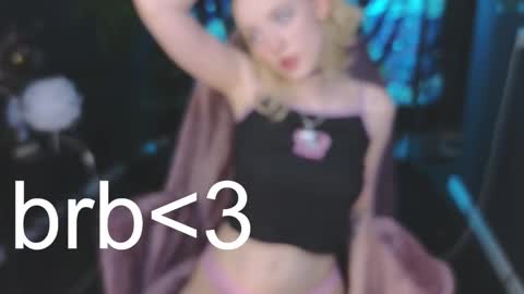 Snapshot of crackling_tati chatting on February 27, 2025, 11:59 pm Tati online show from February 27, 2025, 11:59 pm