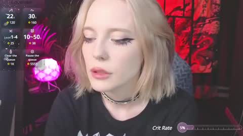 Snapshot of crackling_tati chatting on March 10, 2025, 4:28 am Tati online show from March 10, 2025, 4:28 am