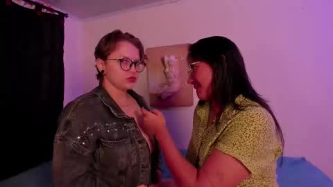 Snapshot of crazy_cakes_ chatting on December 1, 2025, 3:44 am Lexie Rose online show from December 1, 2025, 3:44 am