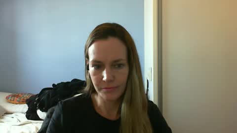 Anny online show from October 15, 2025, 10:59 am