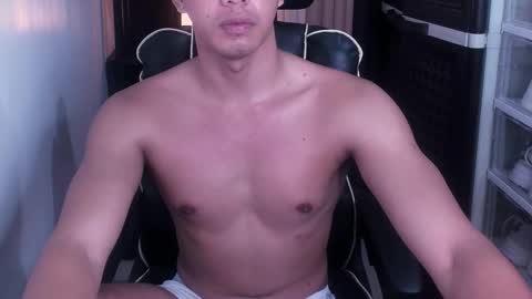 Snapshot of crazyasiancum chatting on October 7, 2025, 2:31 am Zion online show from October 7, 2025, 2:31 am