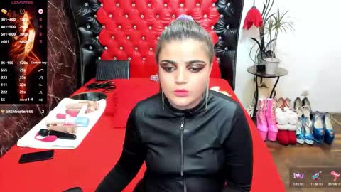 Snapshot of crazzy_pussy chatting on October 7, 2025, 1:30 pm Ana  online show from October 7, 2025, 1:30 pm