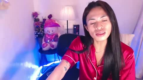 Snapshot of creamy_drake chatting on December 23, 2024, 12:19 pm creamy_drake online show from December 23, 2024, 12:19 pm