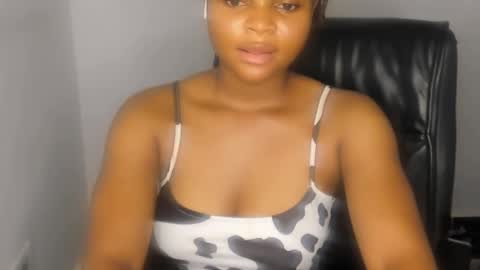 Snapshot of creamy_juicypussy chatting on March 5, 2025, 5:50 am Lady jasmine online show from March 5, 2025, 5:50 am