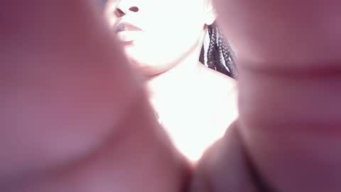 Snapshot of creamyposh1 chatting on October 19, 2025, 7:58 pm creamyposh1 online show from October 19, 2025, 7:58 pm