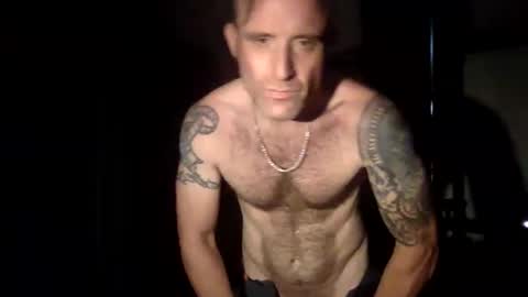 Snapshot of creatorscreationdz chatting on December 16, 2025, 10:09 am creatorscreationdz online show from December 16, 2025, 10:09 am