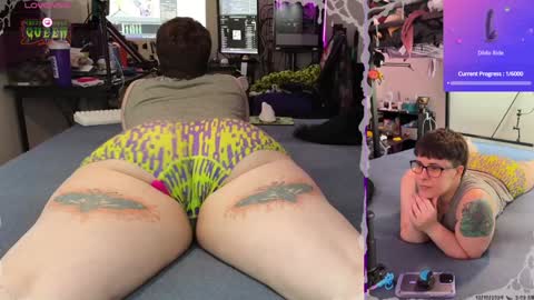 Snapshot of creepycrawlyqueen chatting on December 10, 2024, 8:08 am Amethyst online show from December 10, 2024, 8:08 am