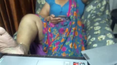 Snapshot of crezybhabihot chatting on January 17, 2025, 5:11 am Sonika69 online show from January 17, 2025, 5:11 am