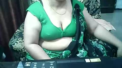 Snapshot of crezybhabihot chatting on September 29, 2025, 6:57 pm Sonika69 online show from September 29, 2025, 6:57 pm