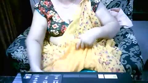 Snapshot of crezybhabihot chatting on October 2, 2025, 12:06 am Sonika69 online show from October 2, 2025, 12:06 am