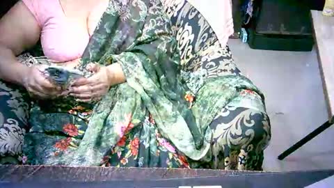 Snapshot of crezybhabihot chatting on November 16, 2025, 11:10 pm Sonika69 online show from November 16, 2025, 11:10 pm