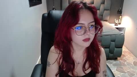 Snapshot of crimson_tati chatting on December 5, 2024, 10:33 am Tatiana online show from December 5, 2024, 10:33 am