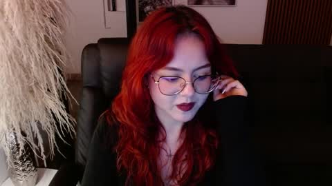 Snapshot of crimson_tati chatting on December 6, 2024, 7:32 am Tatiana online show from December 6, 2024, 7:32 am