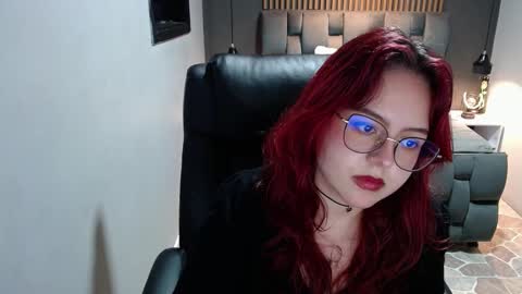 Snapshot of crimson_tati chatting on December 11, 2024, 9:19 am Tatiana online show from December 11, 2024, 9:19 am