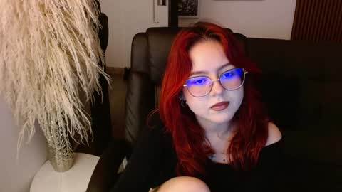 Snapshot of crimson_tati chatting on December 13, 2024, 4:33 am Tatiana online show from December 13, 2024, 4:33 am