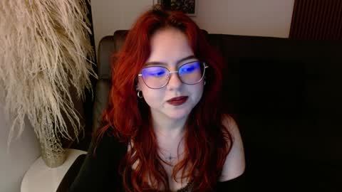 Snapshot of crimson_tati chatting on December 14, 2024, 8:56 am Tatiana online show from December 14, 2024, 8:56 am