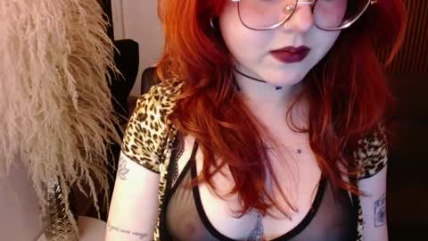 Snapshot of crimson_tati chatting on January 16, 2025, 10:32 am Tatiana online show from January 16, 2025, 10:32 am